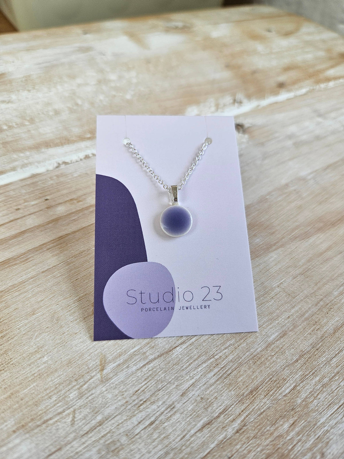 Pendant Circle: Ivy