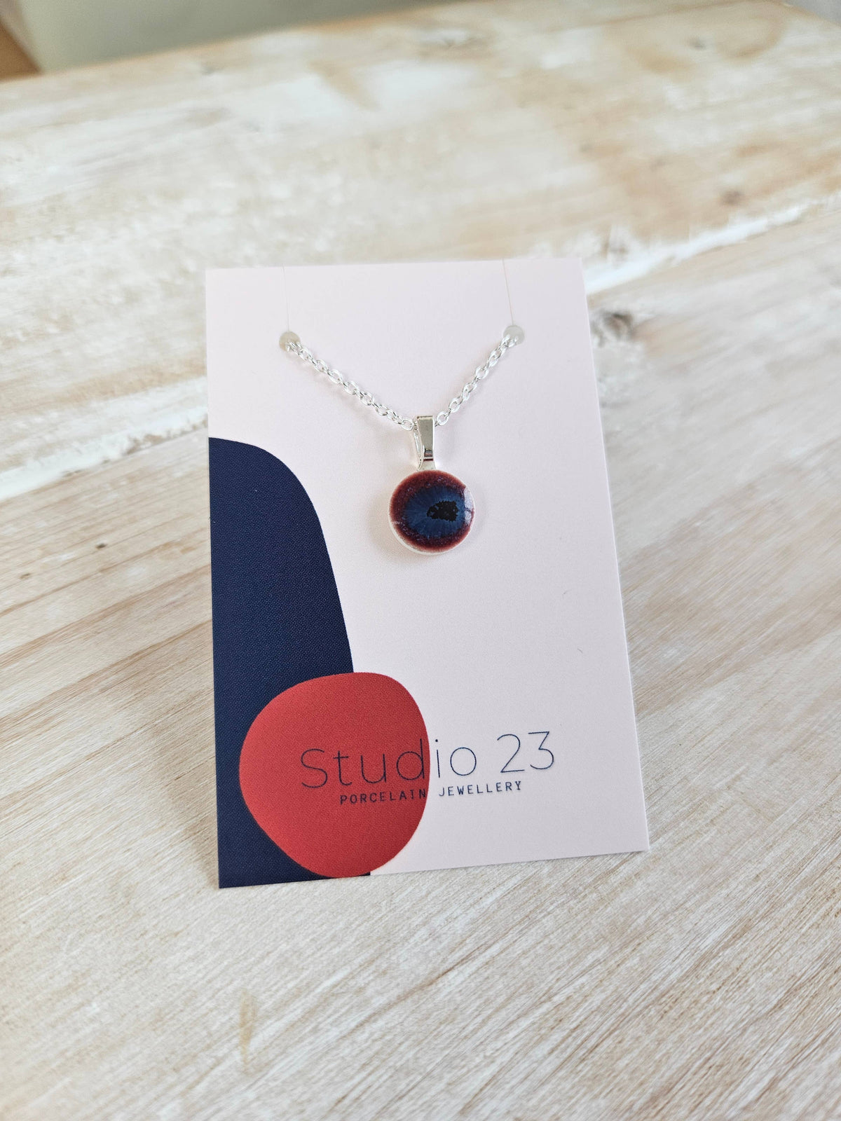 Pendant Circle: Ivy