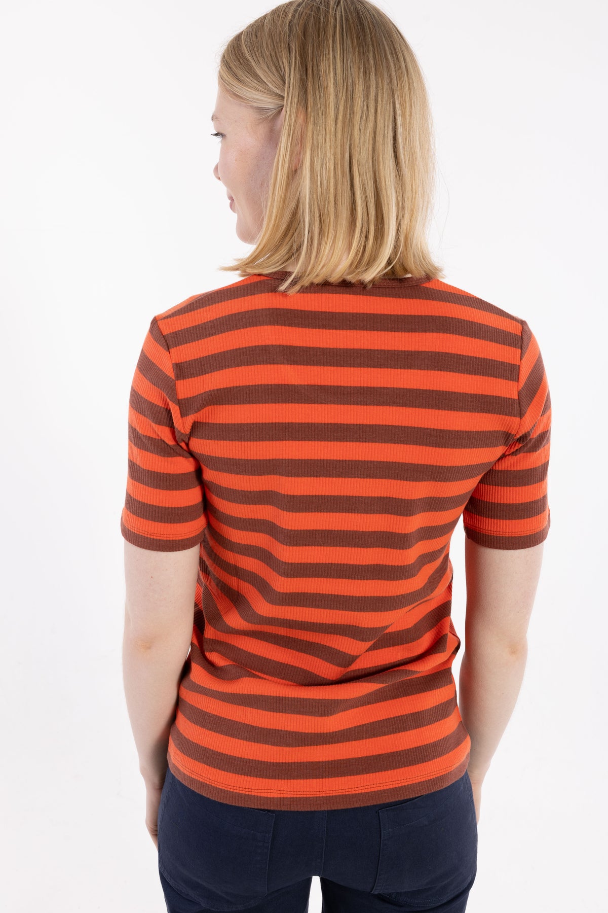 ESS - Danefriend Tee Bright Red/Dk Brick