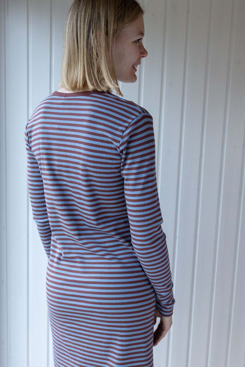 Smuk og elegant kjole til kvinder