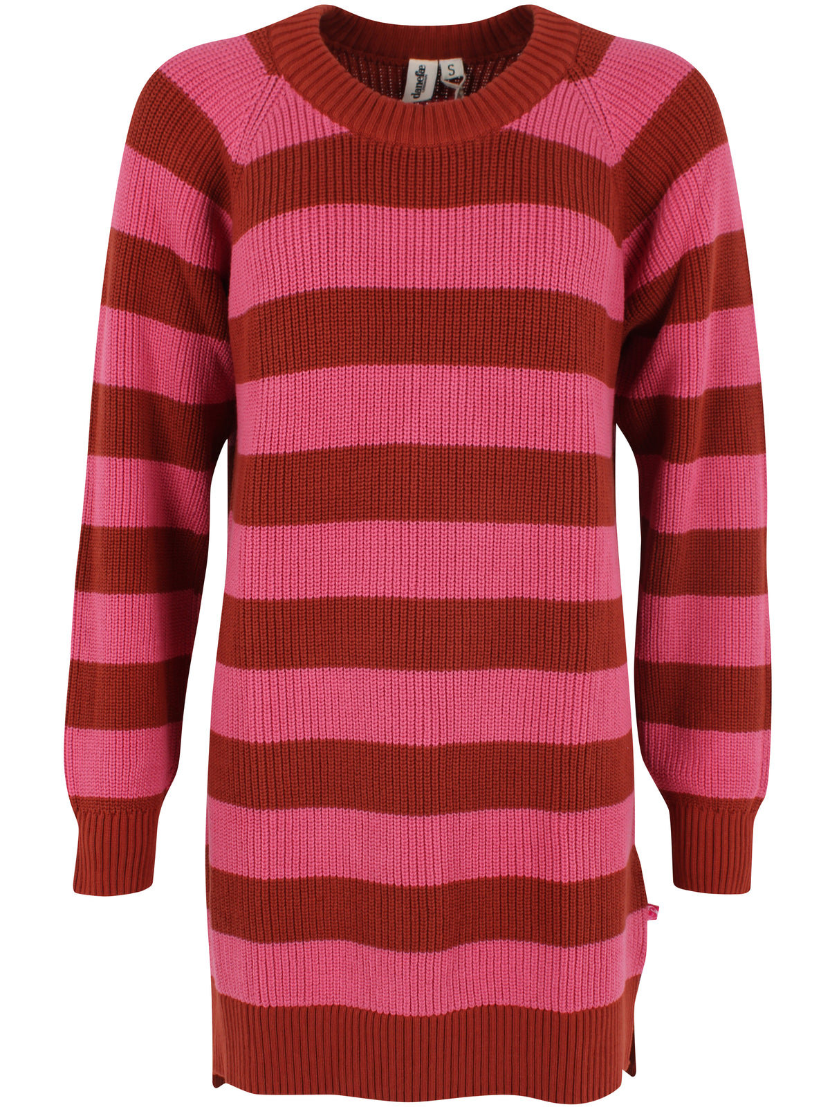Sød lang sweater med brede striber i brændt rød og lyserød og rund hals