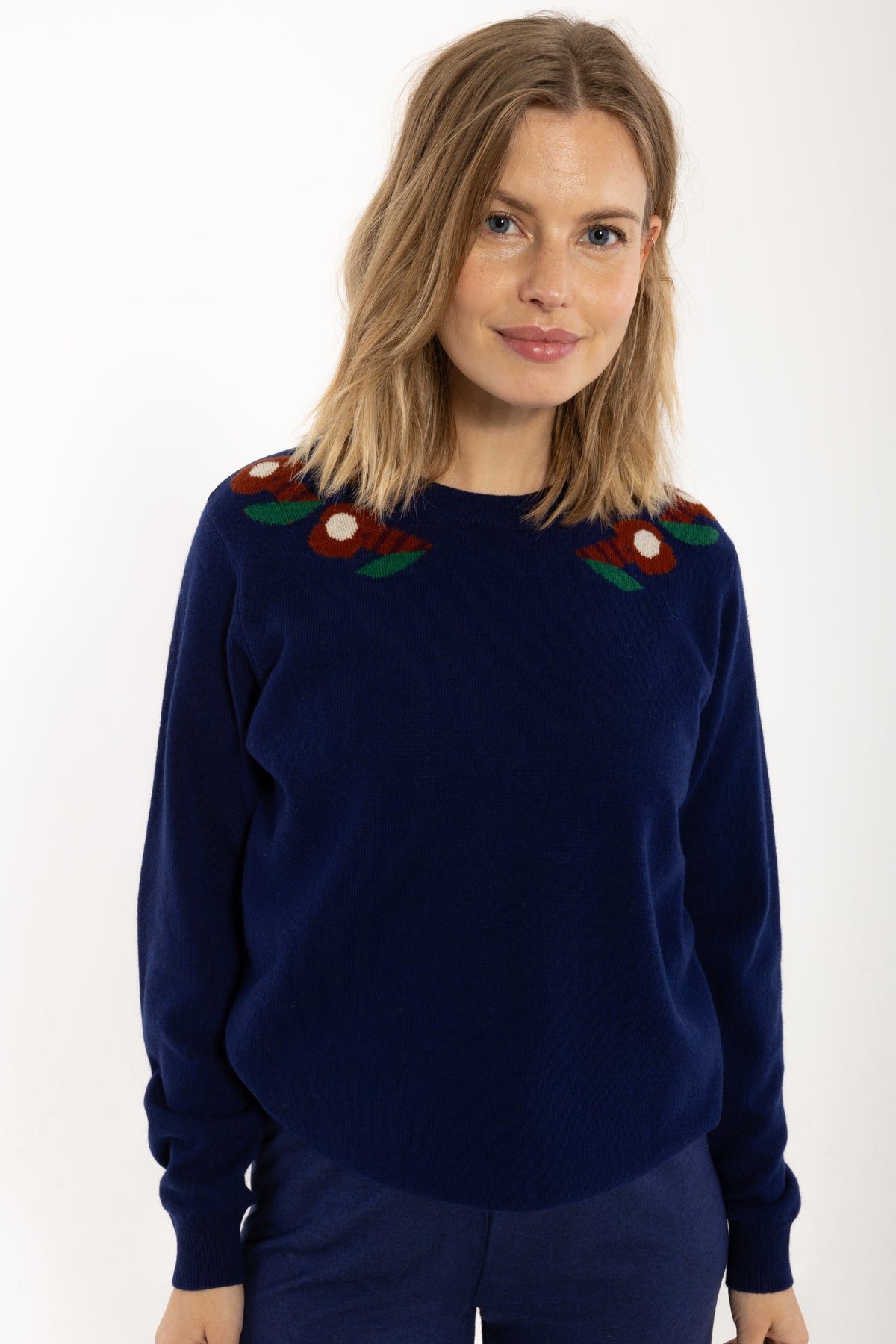 Danevibe Merino Wool Sweater Deep Blue FLOWER