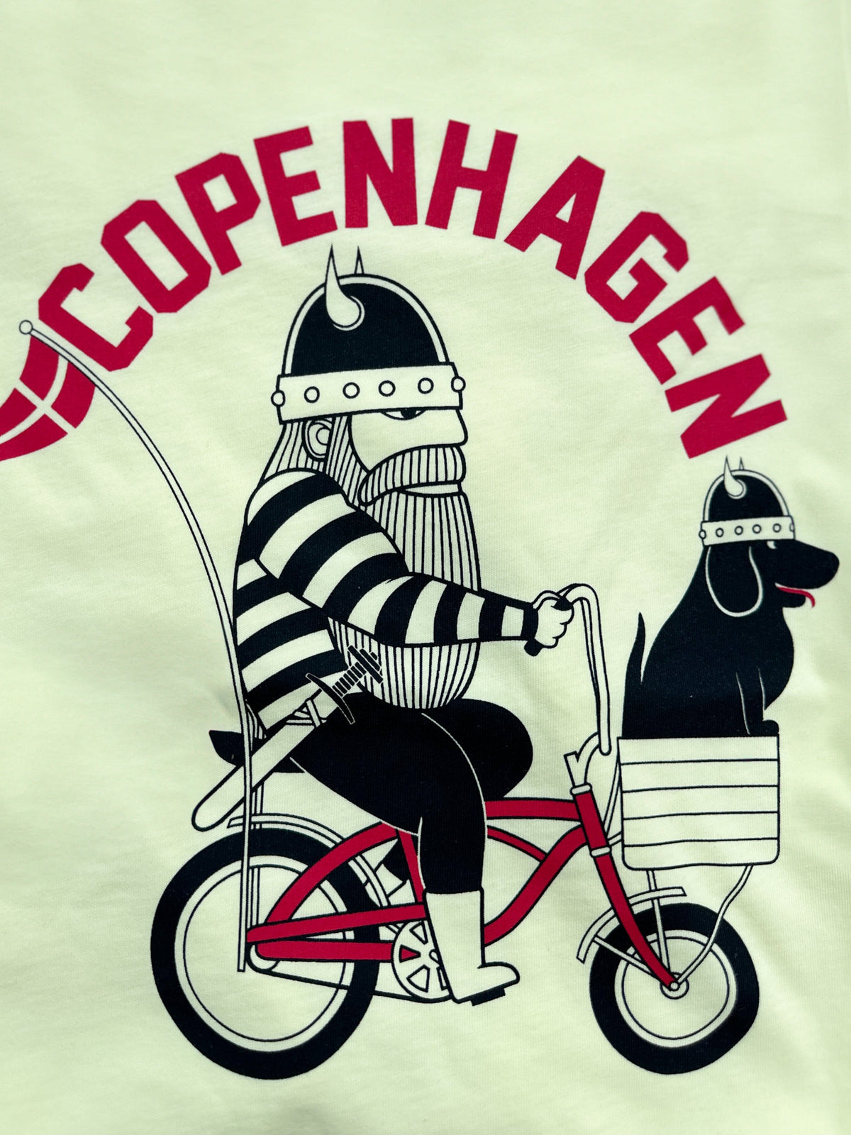 herre t-shirt med cyklende viking med hund