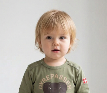 Heldragter til baby – praktisk, flot design & klar til leg 🐻🎨