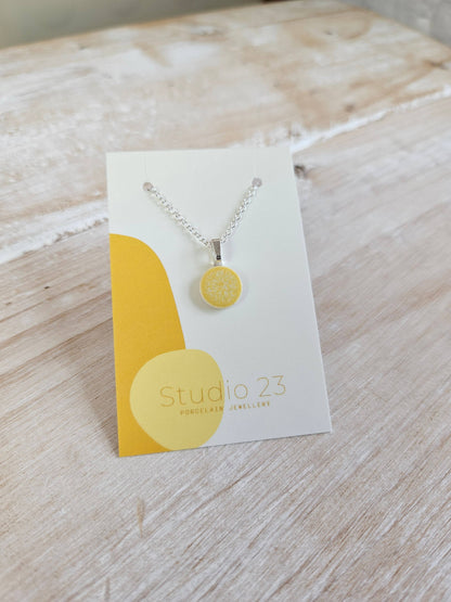 Pendant Circle: Ivy