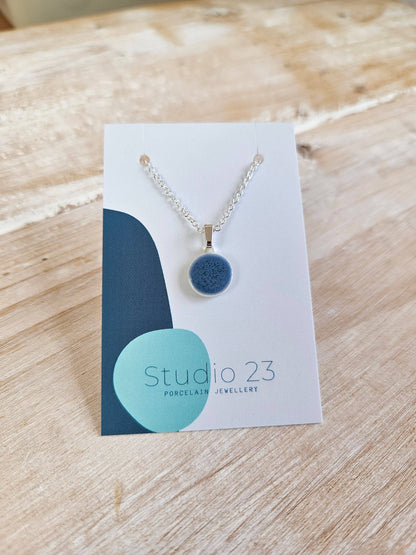 Pendant Circle: Ivy