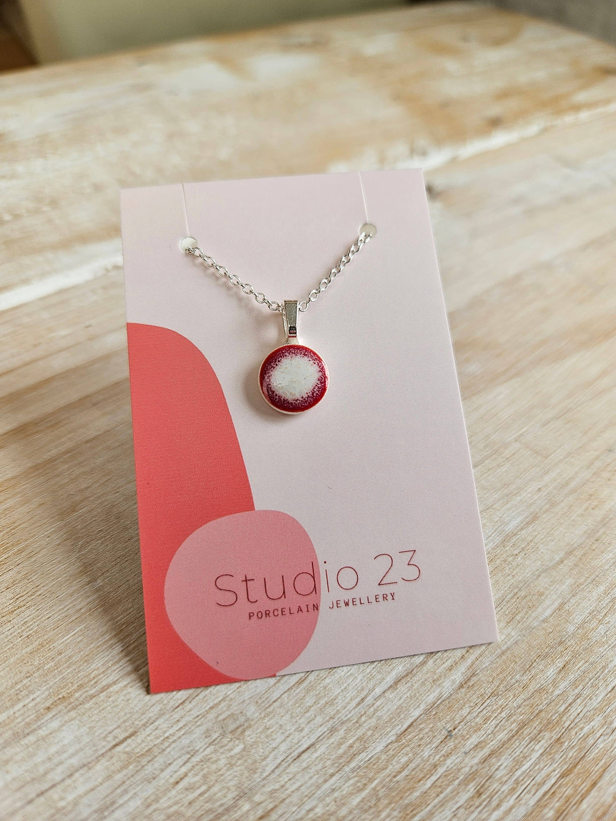 Pendant Circle: Ivy