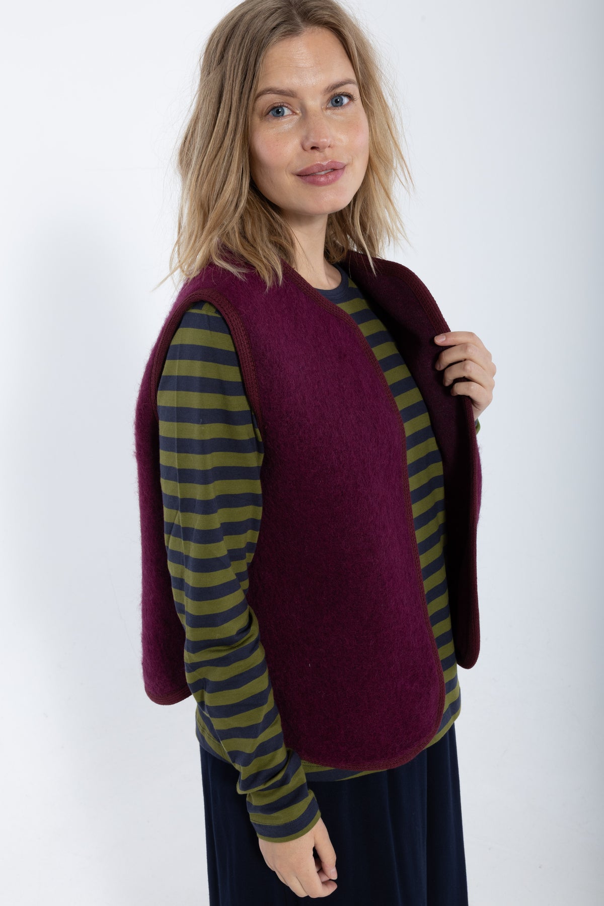 Danecobra Wool Vest Dark Wine