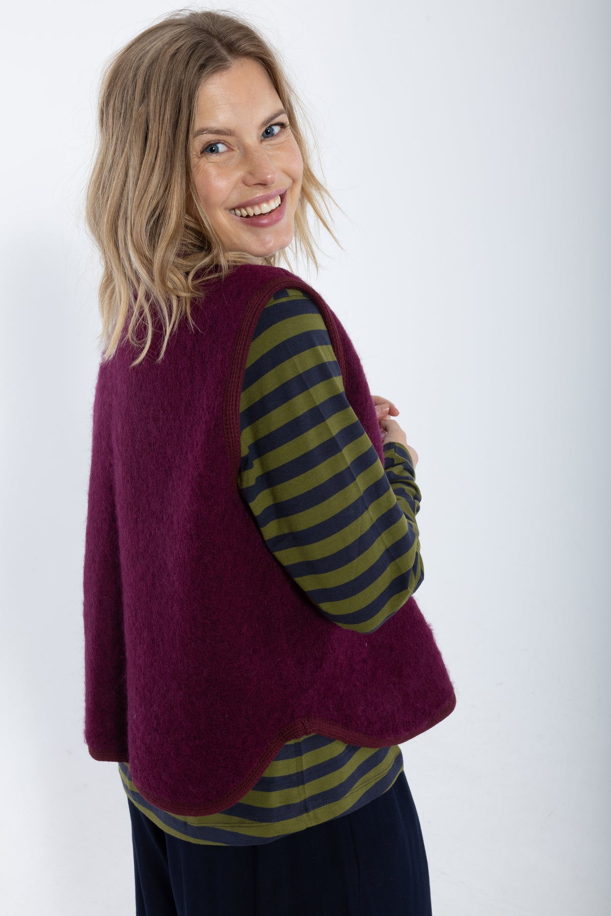 Danecobra Wool Vest Dark Wine