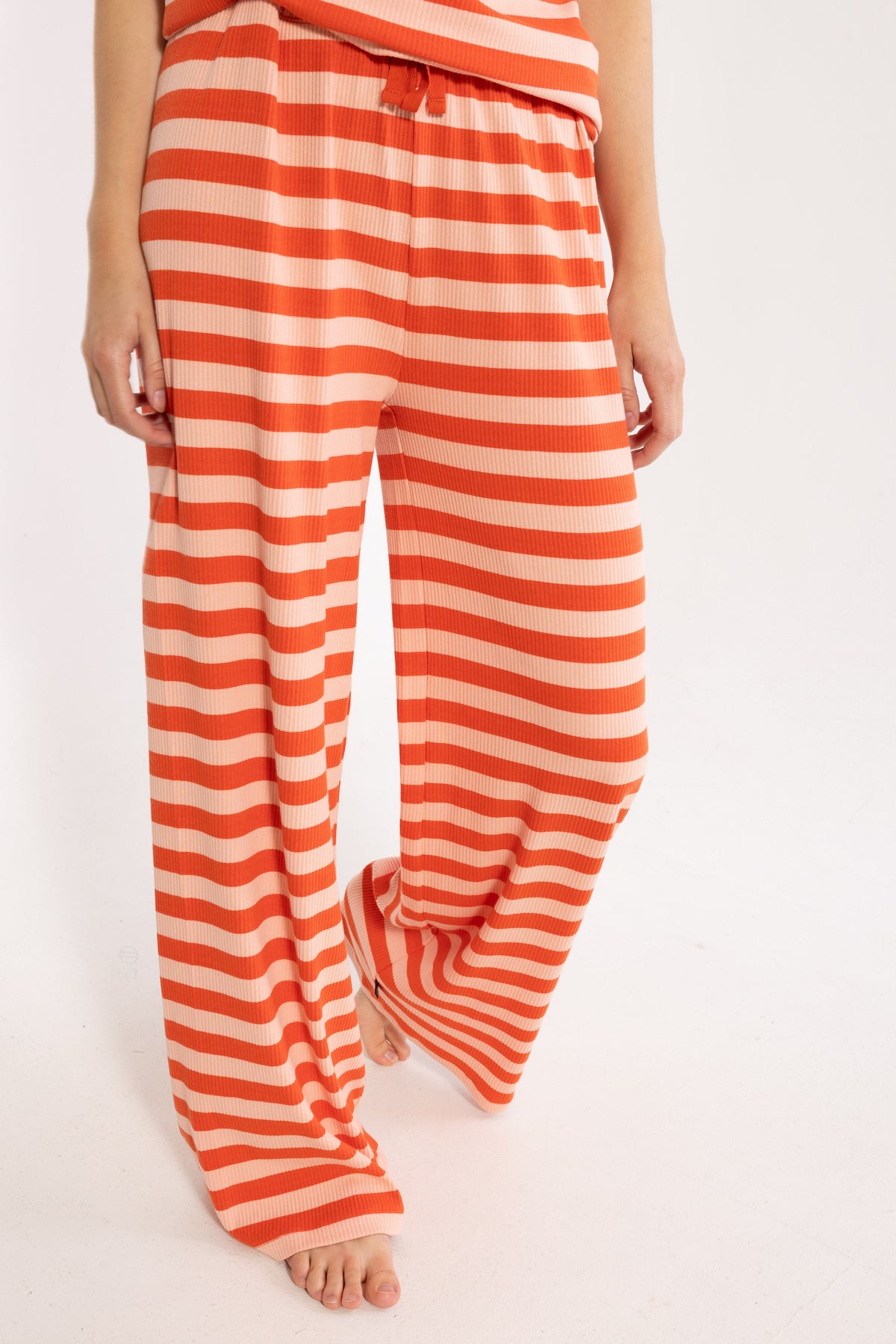 ESS - Danebalka Lounge Pants Bright Red/Powder