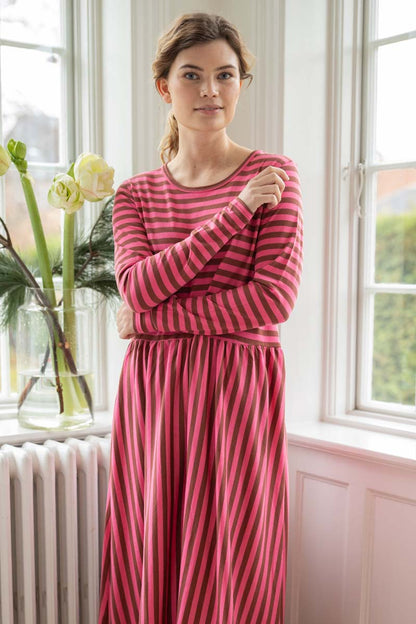Kjole med striber til kvinder.