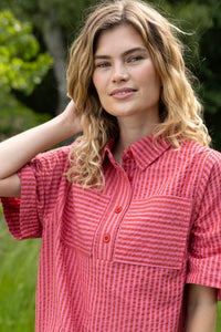 Danefolk Seersucker SS Dress Chili/Soft Cherry