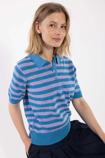 Smart stribet sweater i blå og lilla med glitter, krave og korte ærmer til kvinder