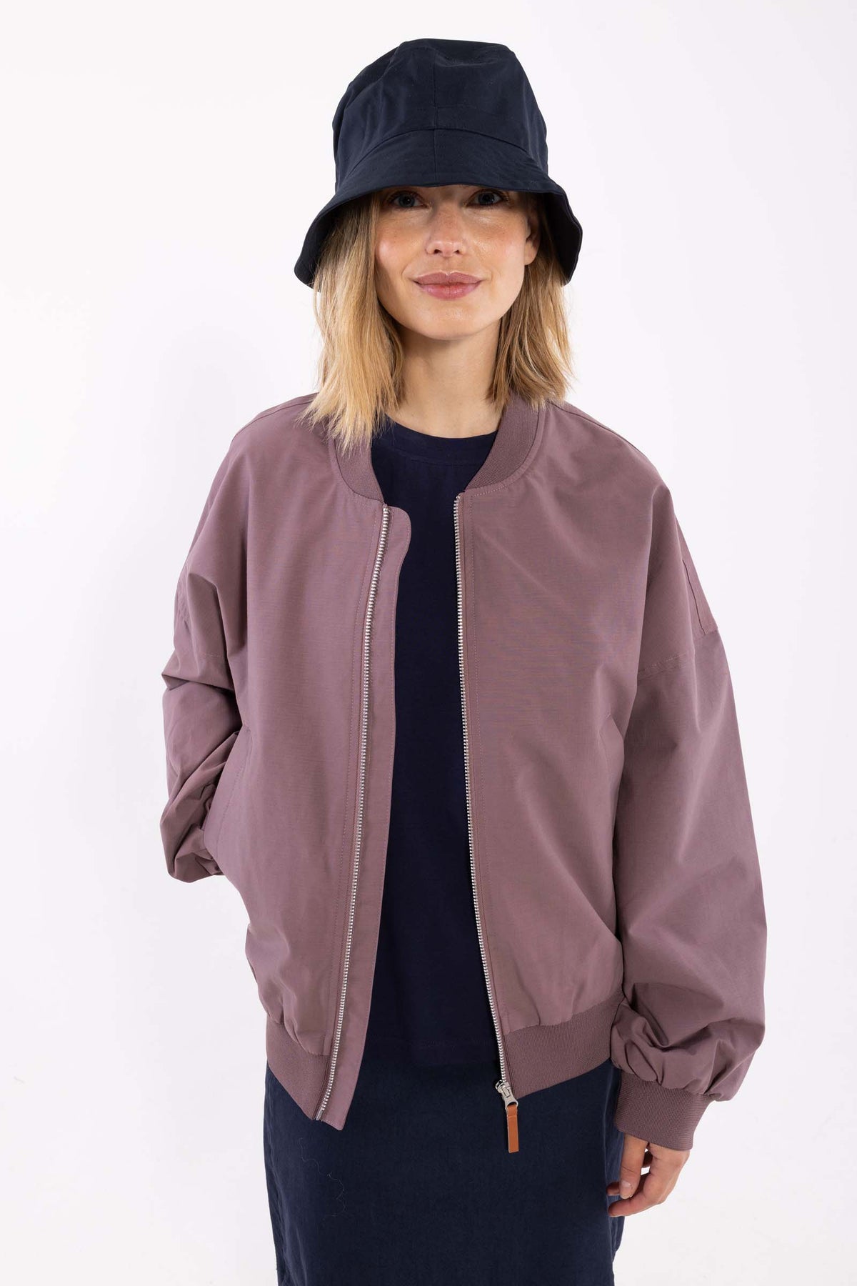 Fin kort overgangsjakke i mauve til kvinder