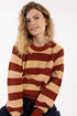 Flot chunky sweater med røde og sandfarvede striber til kvinder