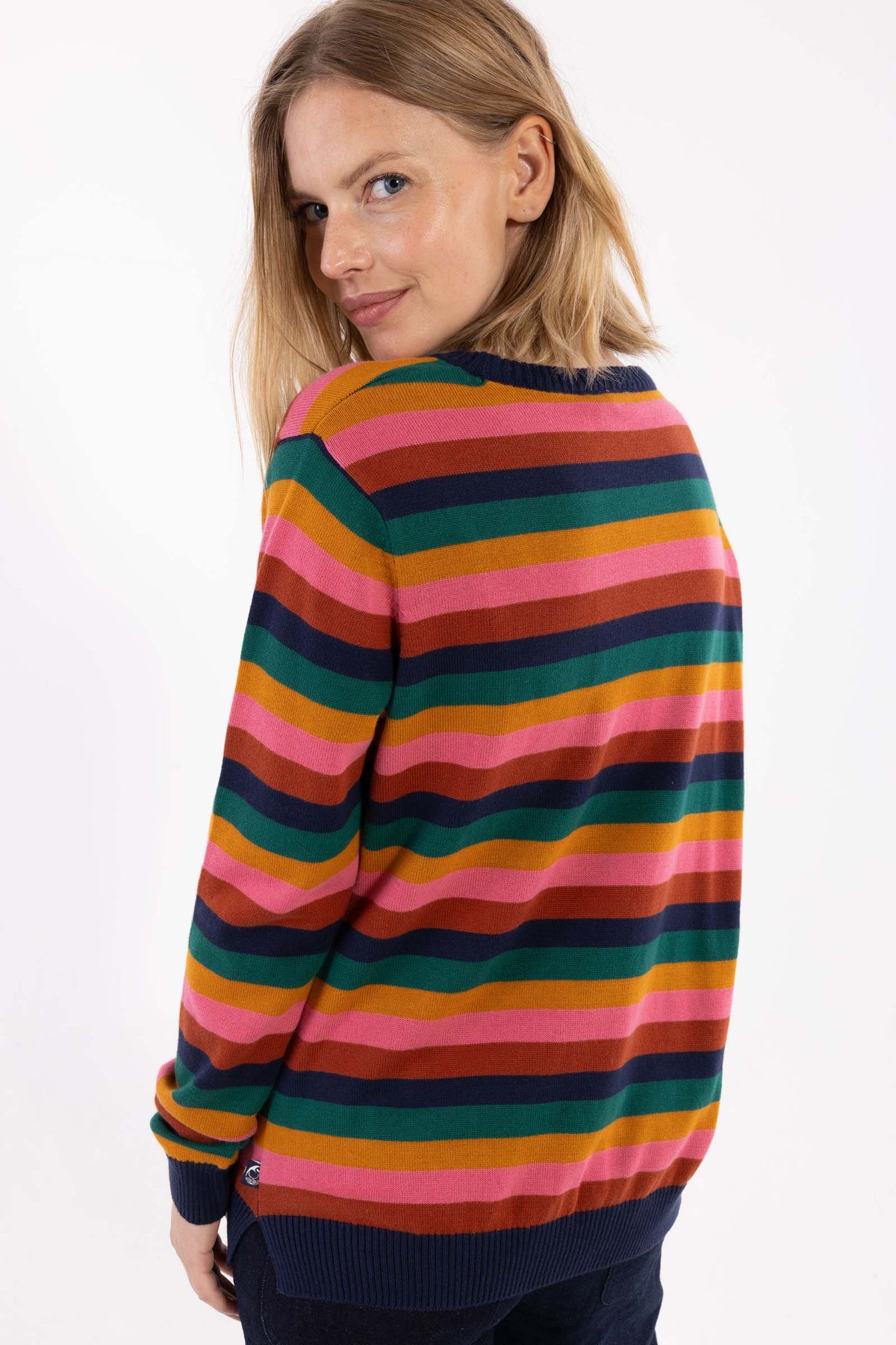 Fin farverig sweater i bomuld med striber til kvinder
