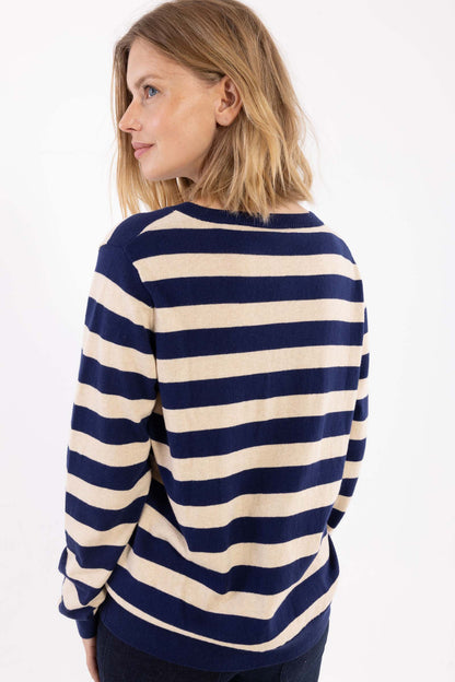 Smart sweater med blå og lyse striber og v-hals til kvinder fra Danefæ