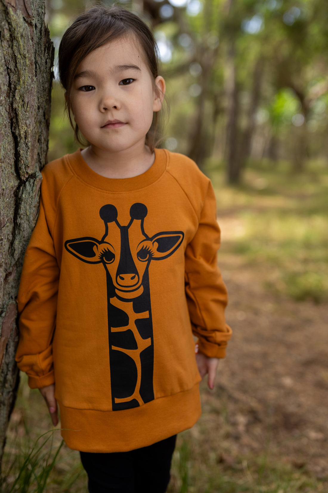 Sød sweatshirt til børn med print af giraf