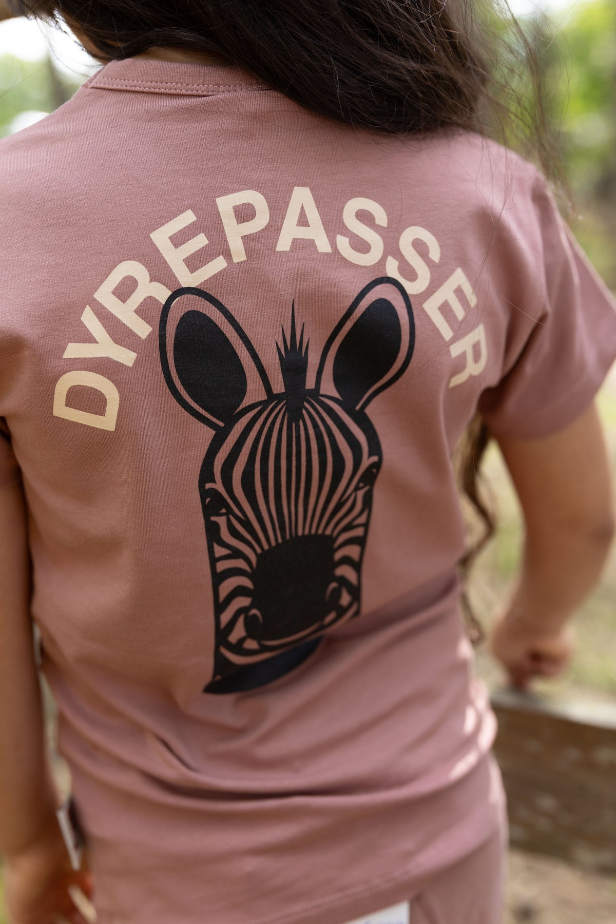 Sød kortærmet dyrepasser t-shirt til børn med print af zebra
