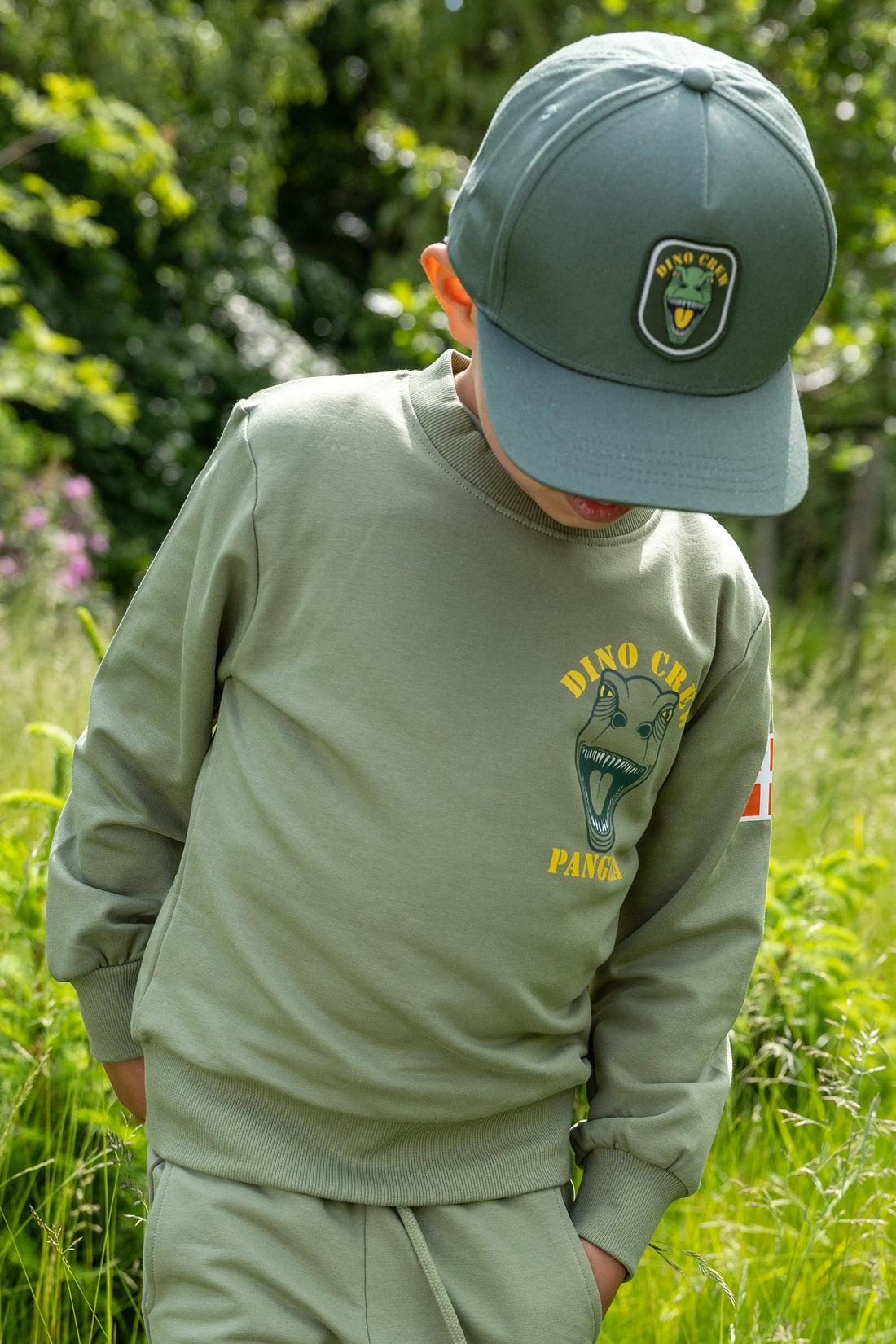 Sød sweatshirt til børn med print af t-rex dinosaur
