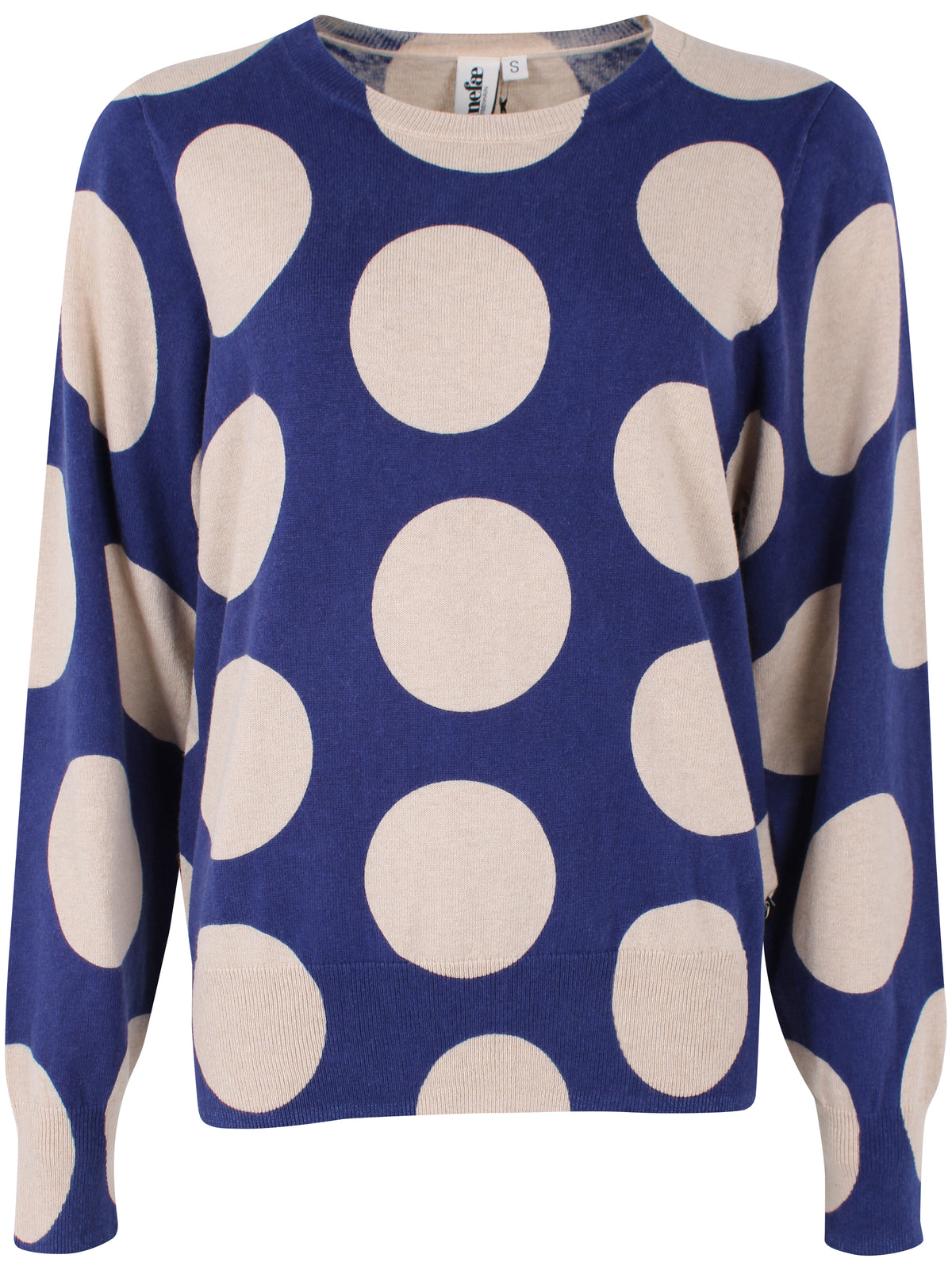 Lækker sweater i mørkeblå med store prikker i lys beige til kvinder