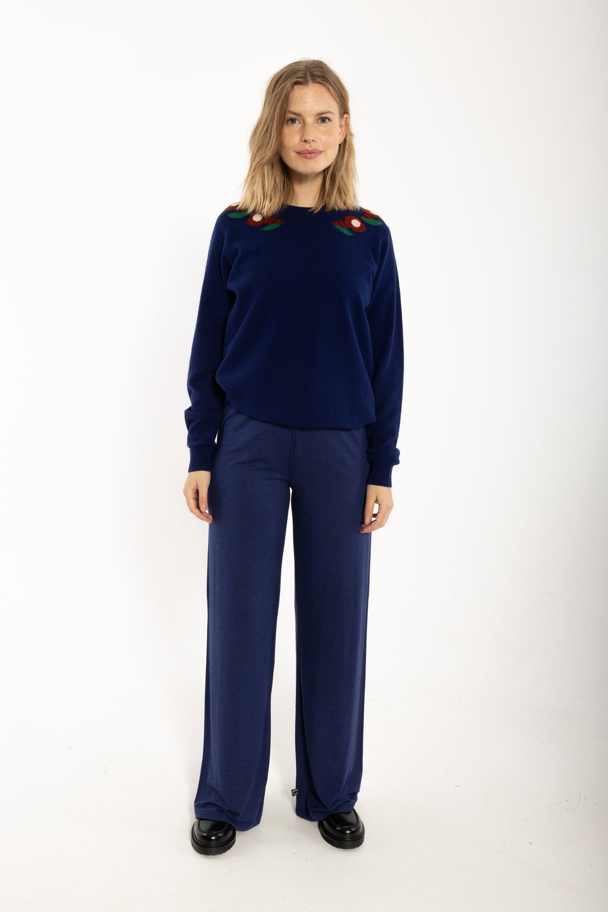 Danevibe Merino Wool Sweater Deep Blue FLOWER