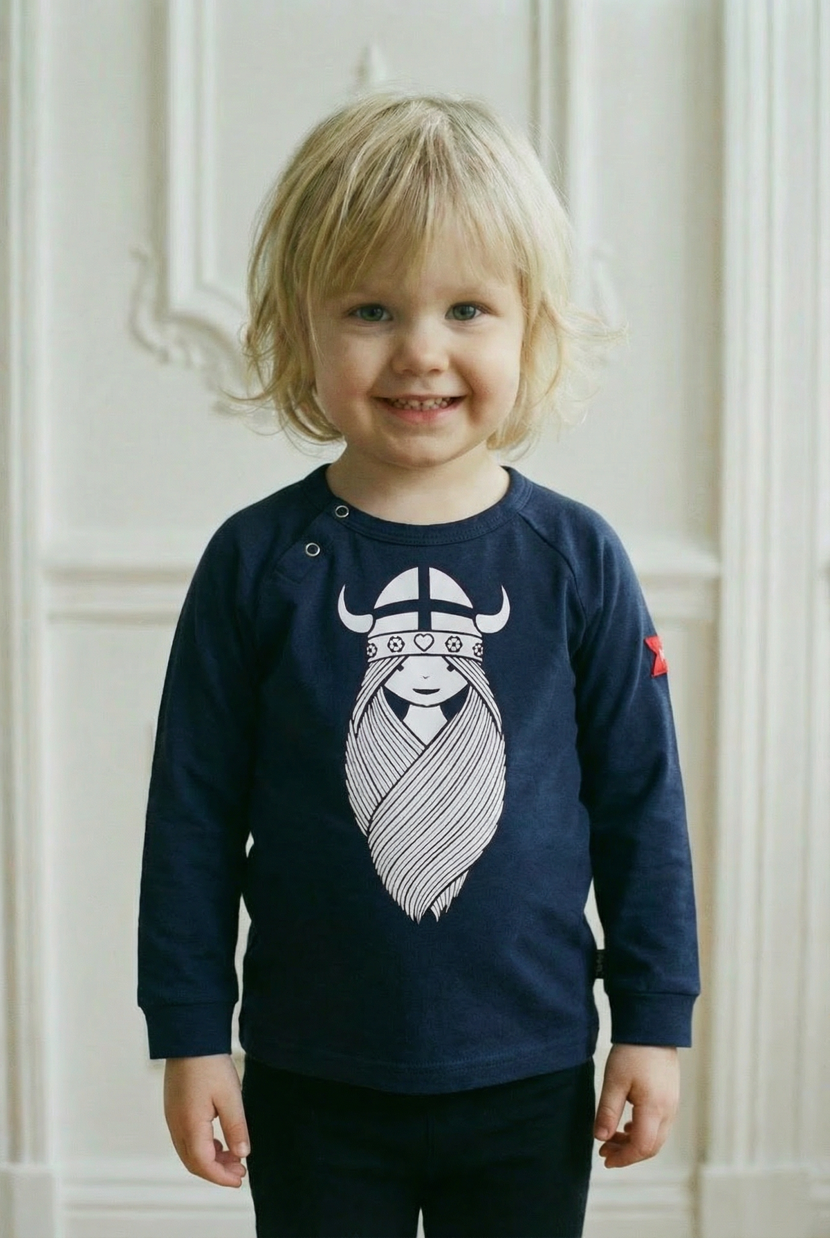 Navyblå bluse til baby med print af viking