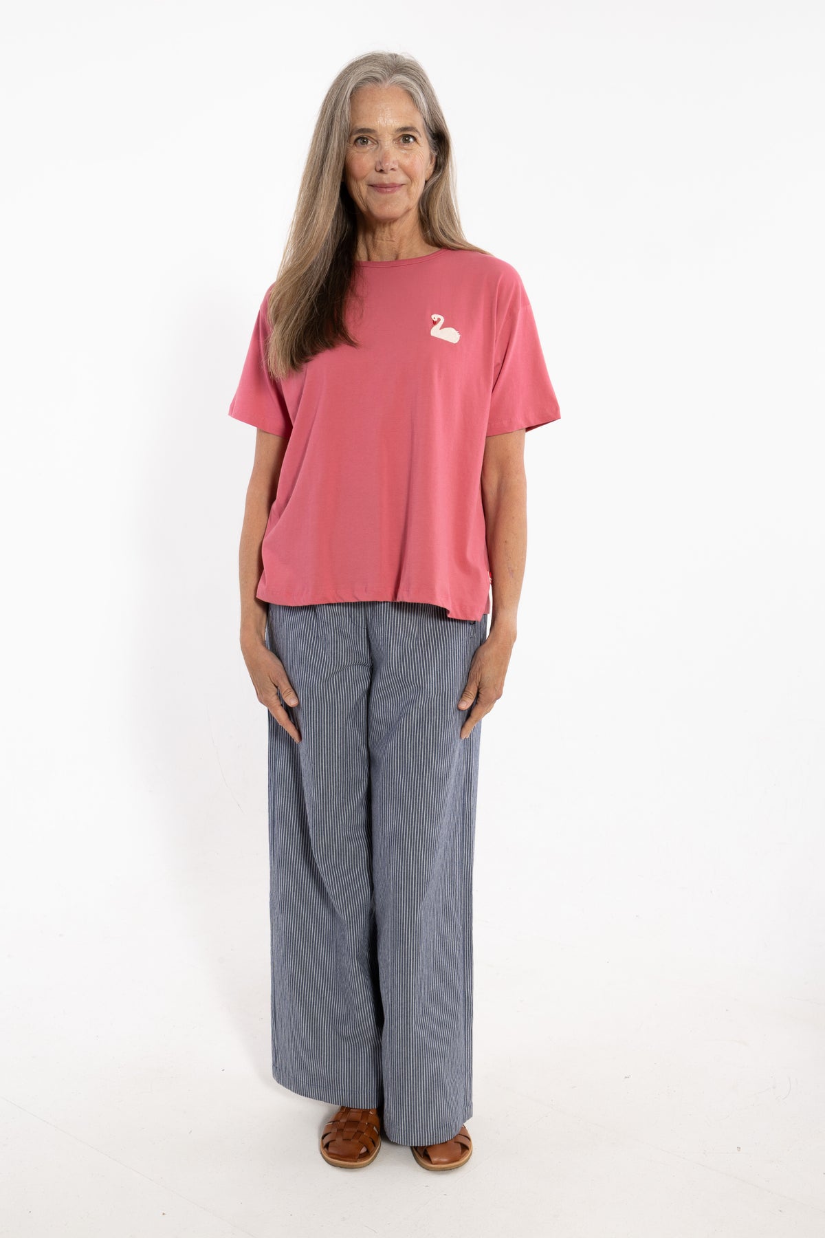 Danebasic Boxy Tee Soft Cherry SWAN