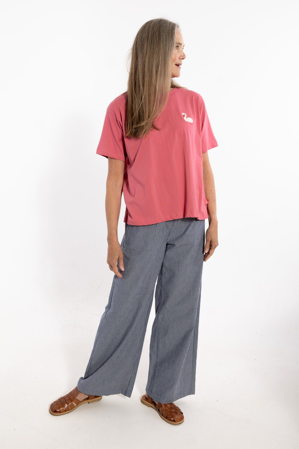 Danebasic Boxy Tee Soft Cherry SWAN