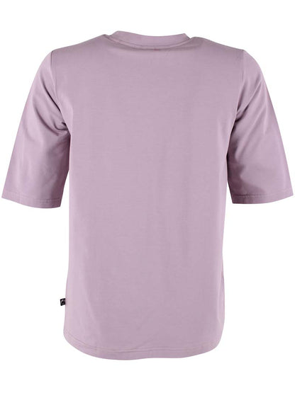 T-shirt i støvet rosa med violette undertoner til kvinder