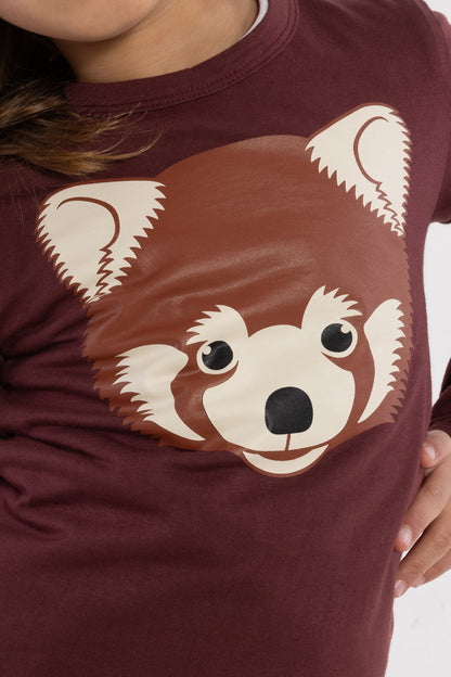 Sød langærmet bluse i vinrød med print af rød panda til børn fra Dyr Cph