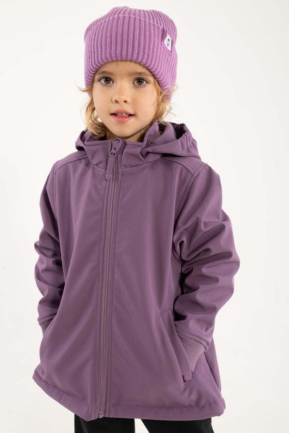Sød softshell jakke til børn med print på ryggen af en fin sommerfugl