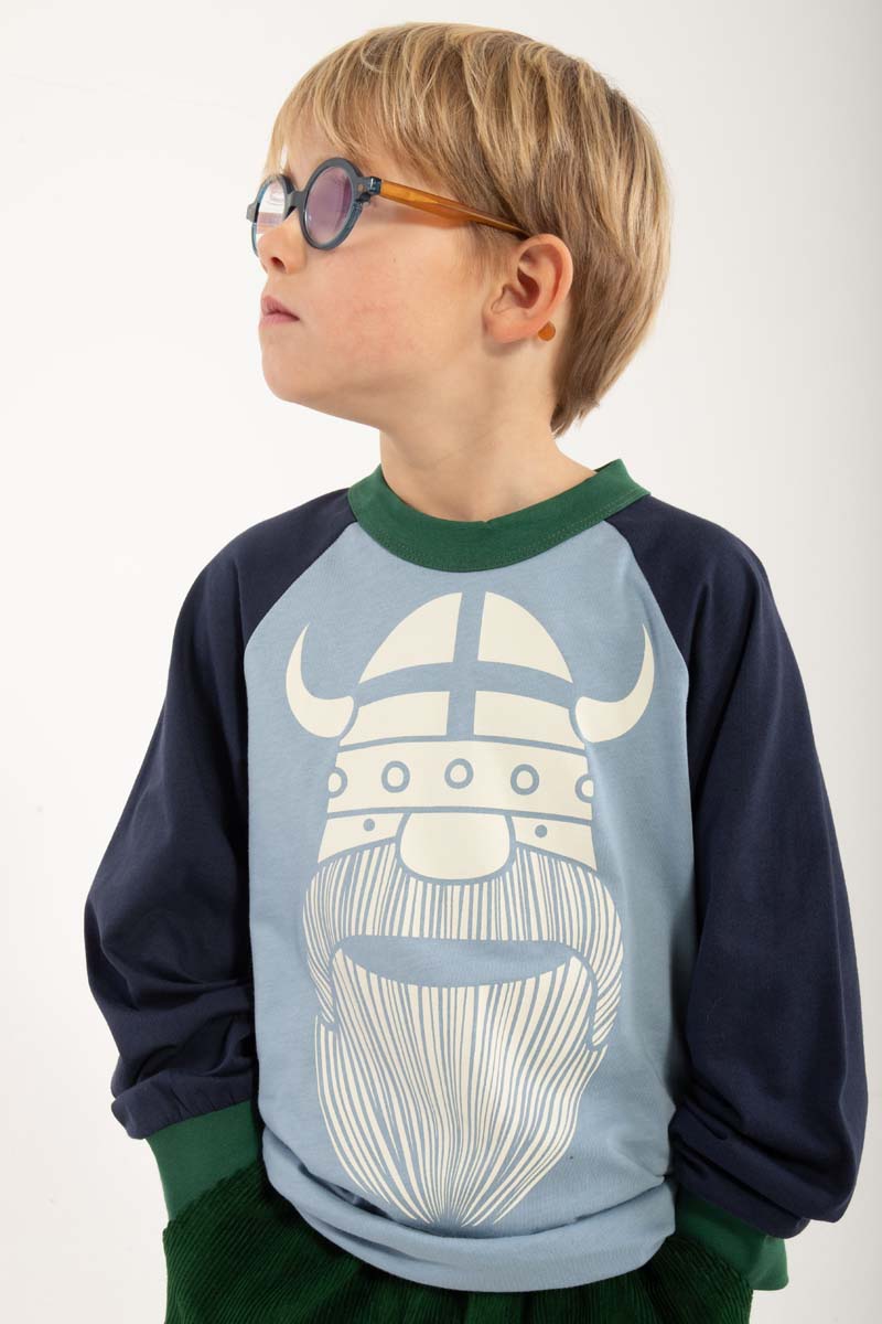 Multifarvet bluse til børn med viking