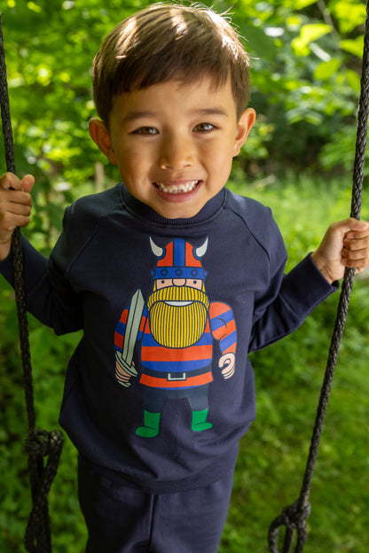 Sød navyblå sweatshirt til børn med print af vikingen Erik