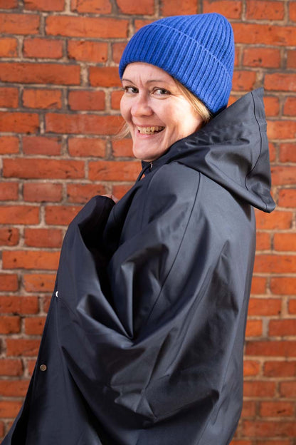 Regnponcho i navyblå til kvinder