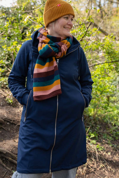 Navyblå softshellfrakke til kvinder fra Danefæ
