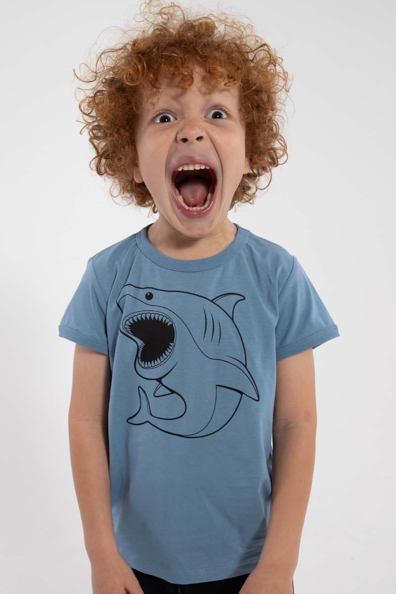 T-shirt til børn med fascinerende hvidhaj  