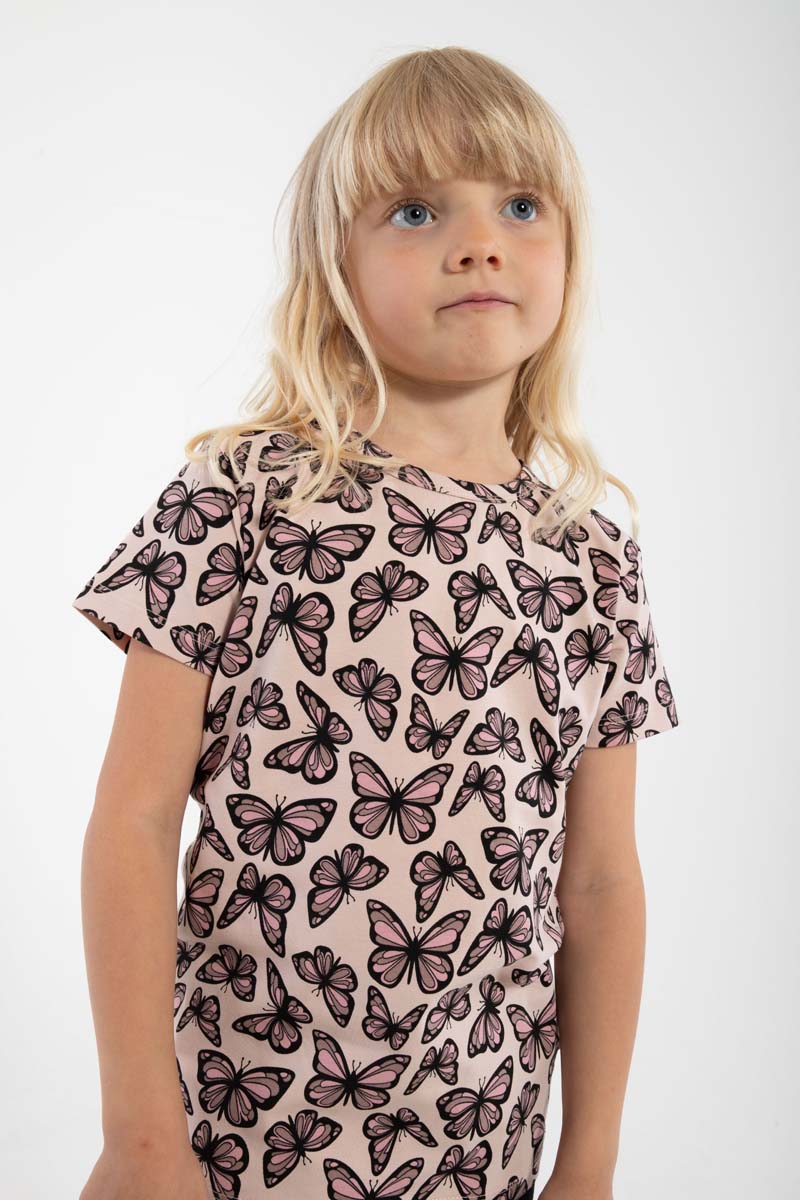 T-shirt til børn med sommerfugl