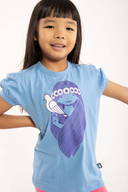 t-shirt til børn med pige og fugl 