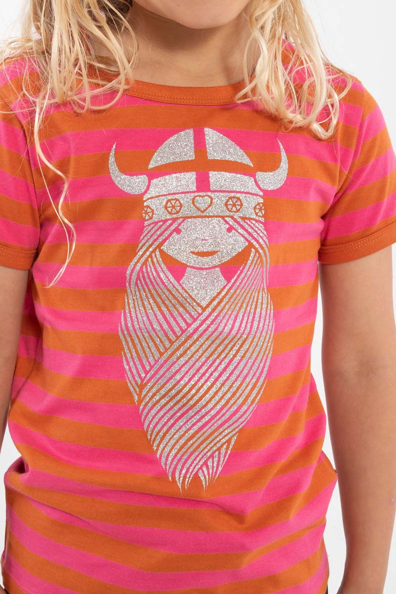 Sød t-shirt i bomuld med pink og rustrøde striber til børn med glitterprint af vikingen Freja