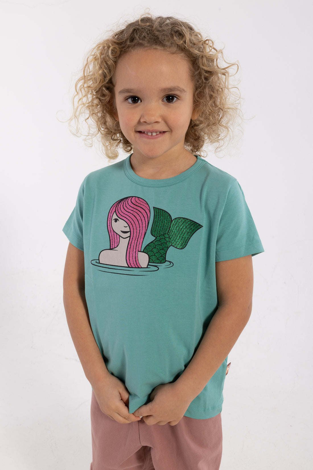 Fin t-shirt til børn med print af havfrue fra Dyr Cph