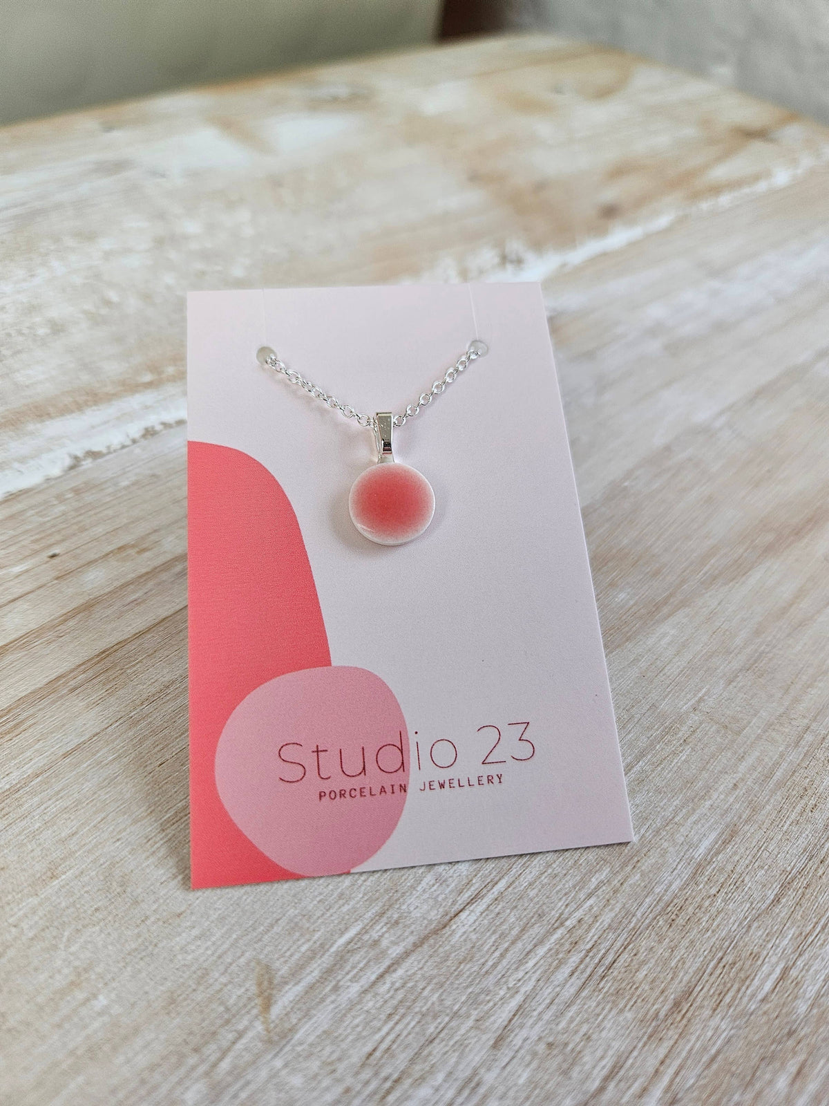 Pendant Circle: Ivy
