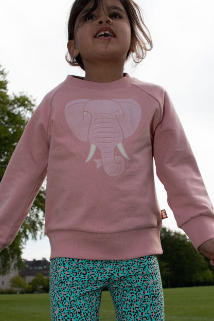 Skøn sweatshirt til børn med print af sød elefant