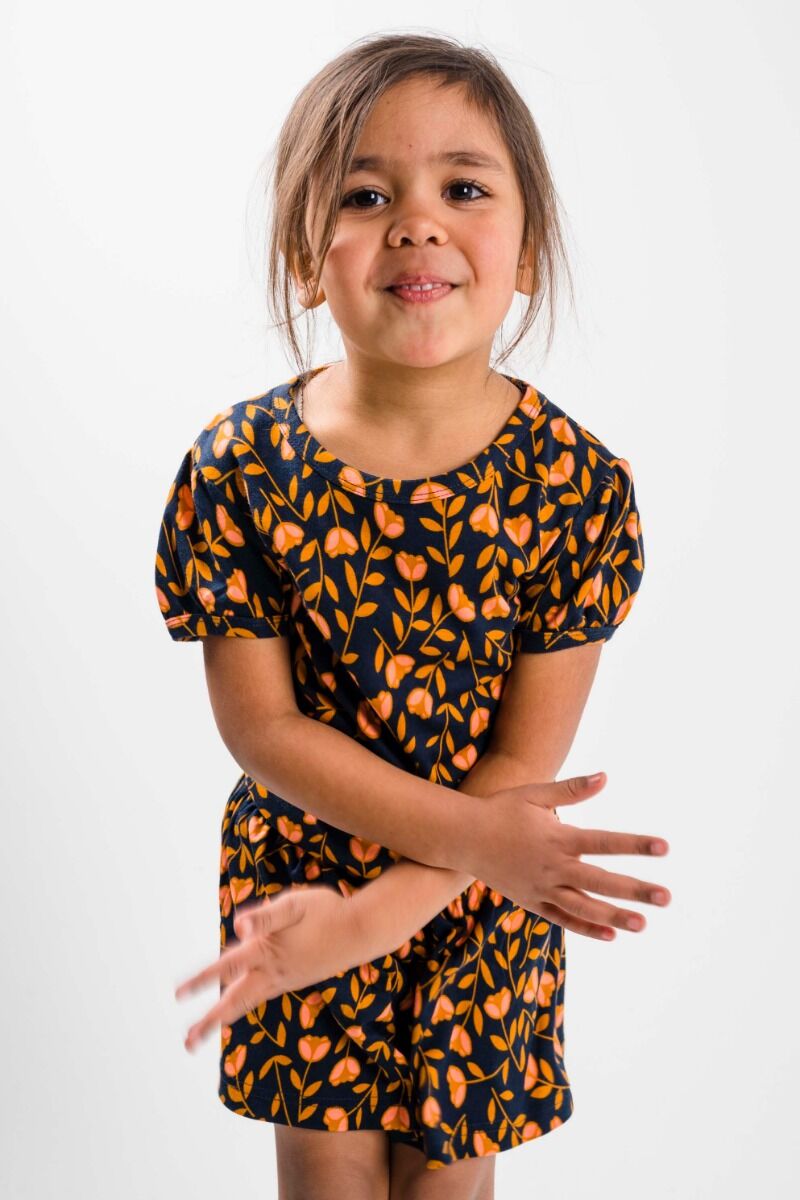 T-shirt til børn med blomster 