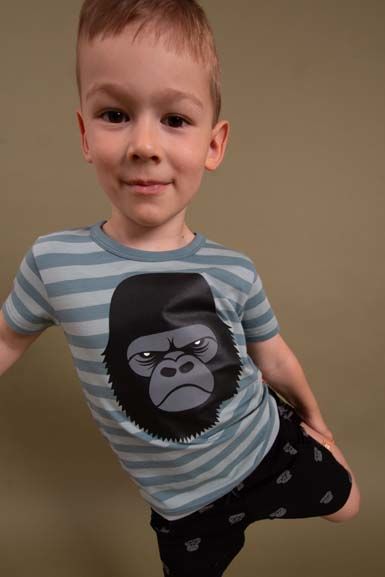 T-shirt til børn med gorilla 