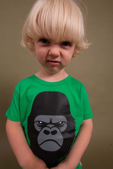T-shirt til børn med gorilla   