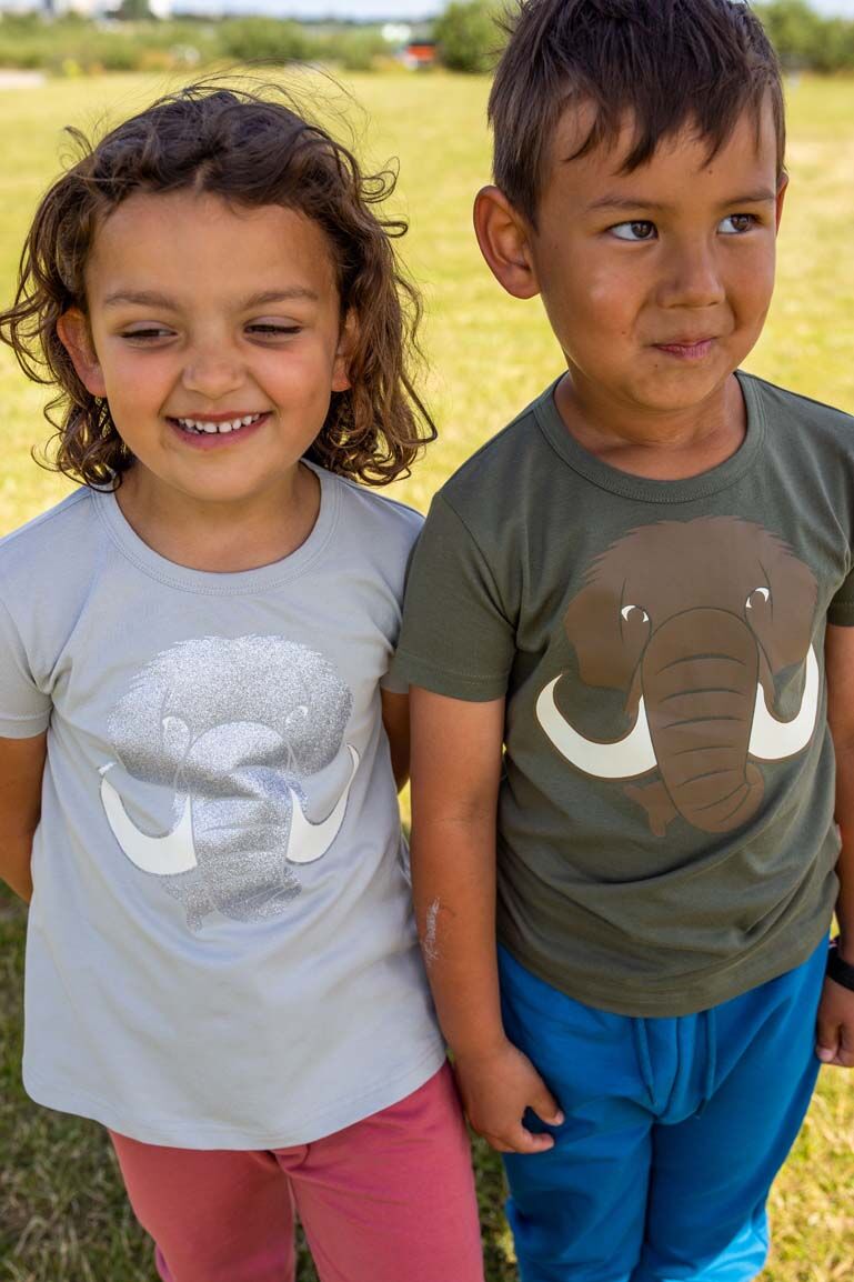 T-shirt til børn med mammut    
