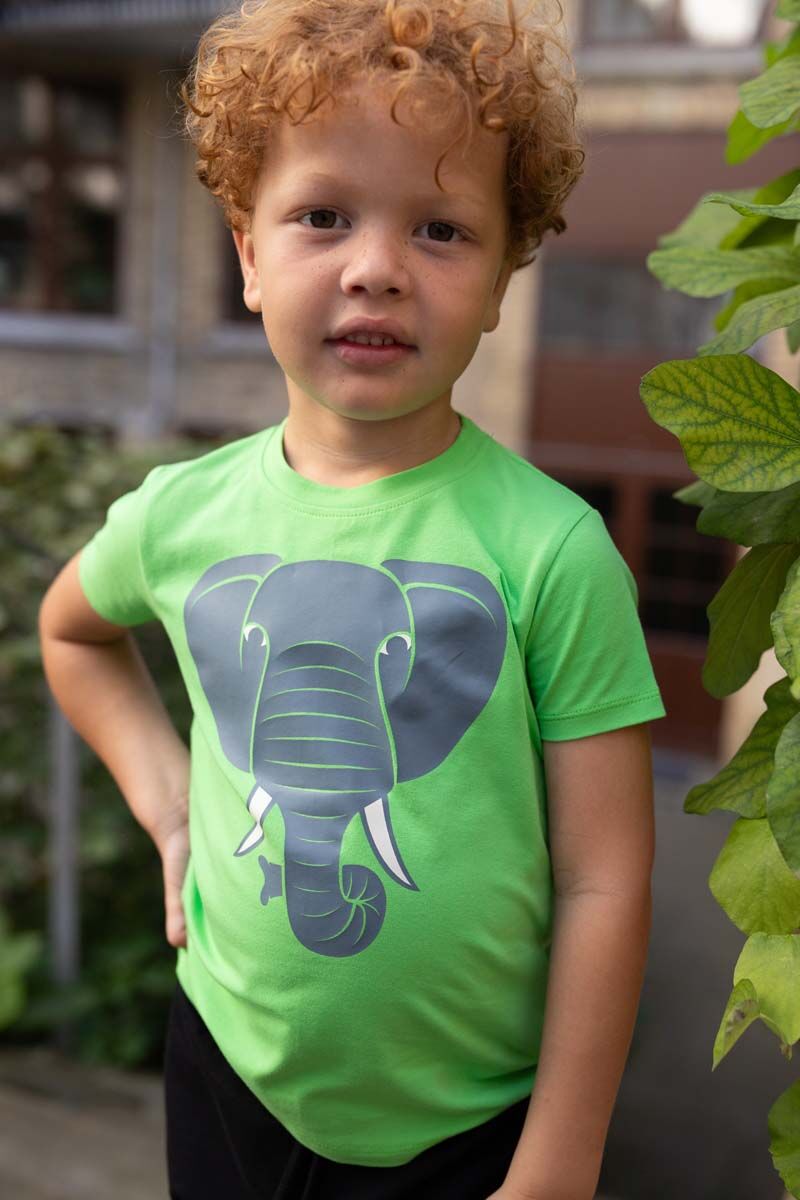 T-shirt til børn med elefant