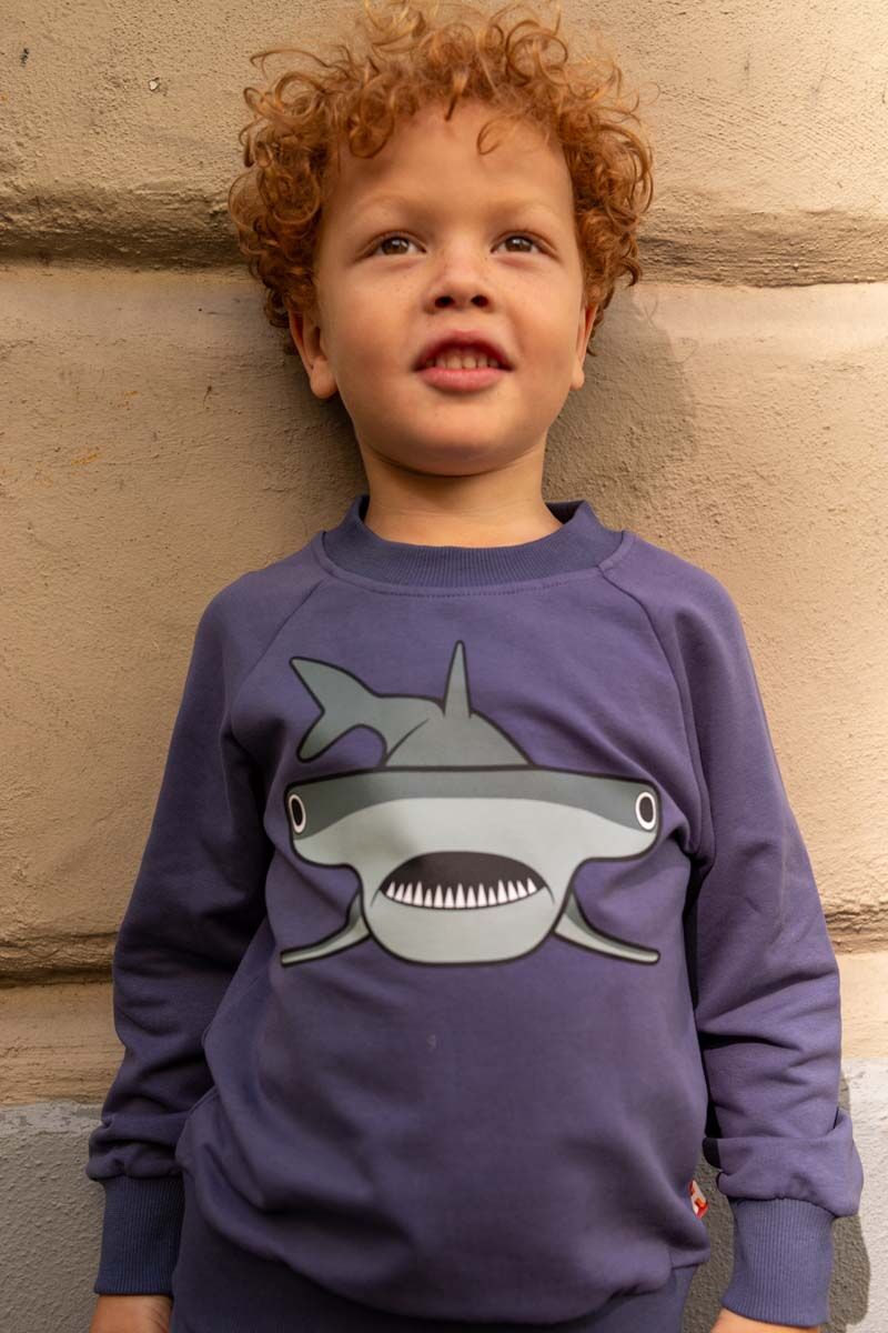 Sweater til børn med hammerhej. 