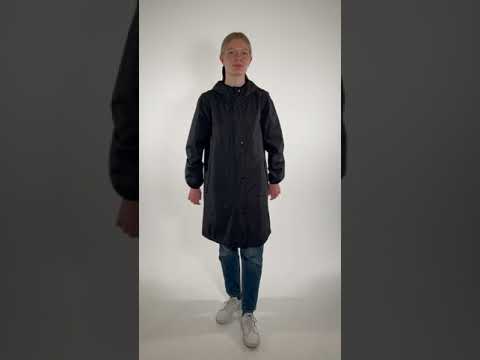 lang regnfrakke til dame i sort